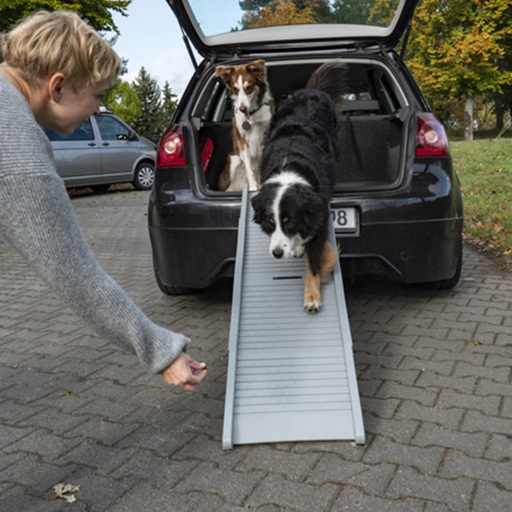 Folding Portable Pet Stair Ramp Non-Slip Rug Surface Dog SUV & Truck Ramp Pet Ramp Stairs for Medium & Large Dogs Get Into A Car
artificial turf is recommended.
4. Foldable with Handle: The foldable car ramp for dogs easily f